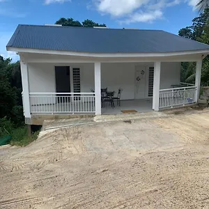 Appartement Les Mahoganys, Riviere-Salee